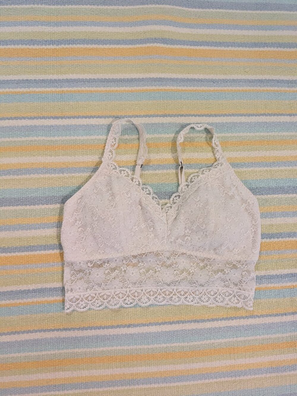 Hollister Floral Lace Longline Triangle Bralette in White (Estimated Size [S/M])